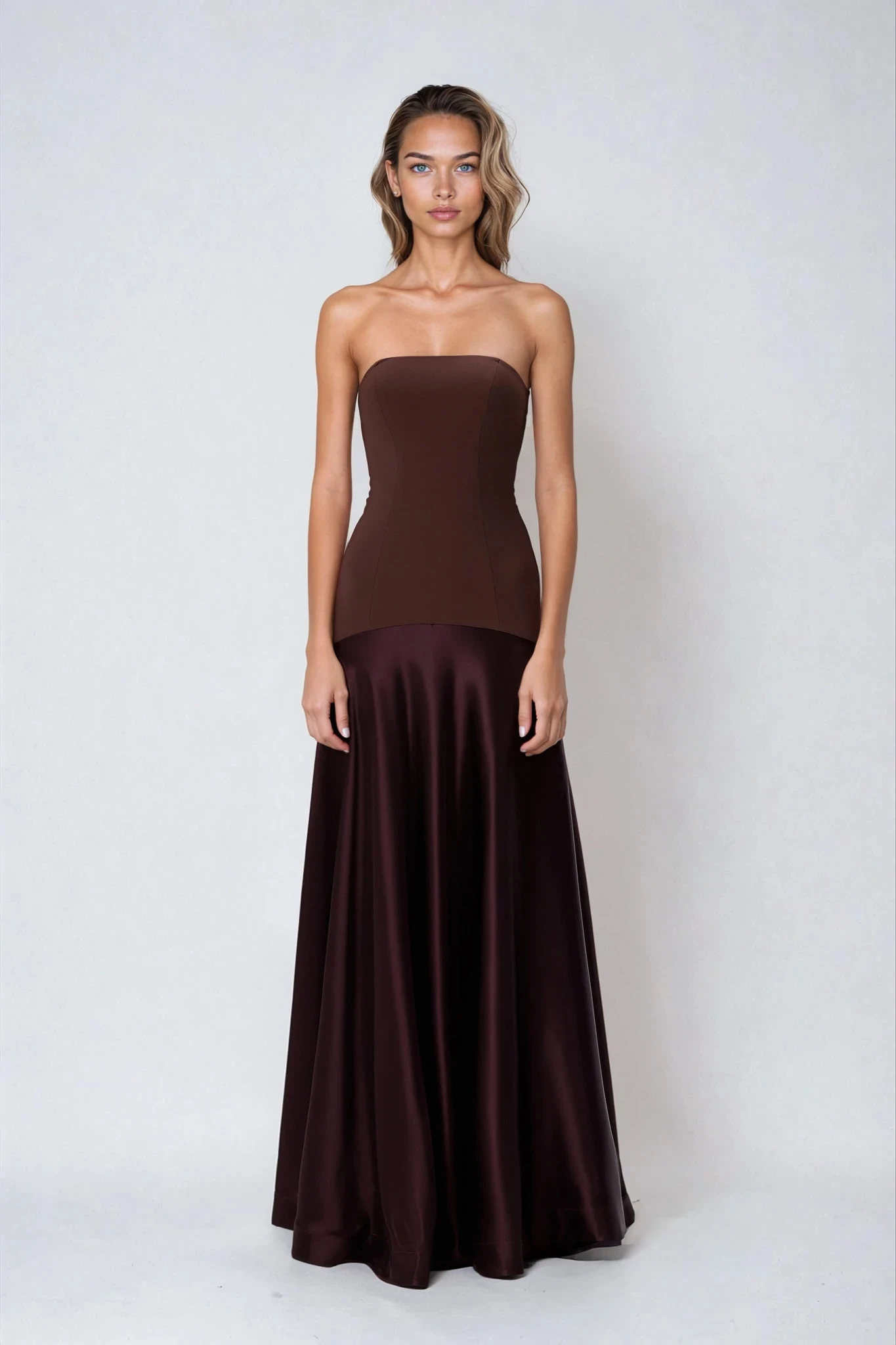 LUNARIA – Contour Elegance Dress