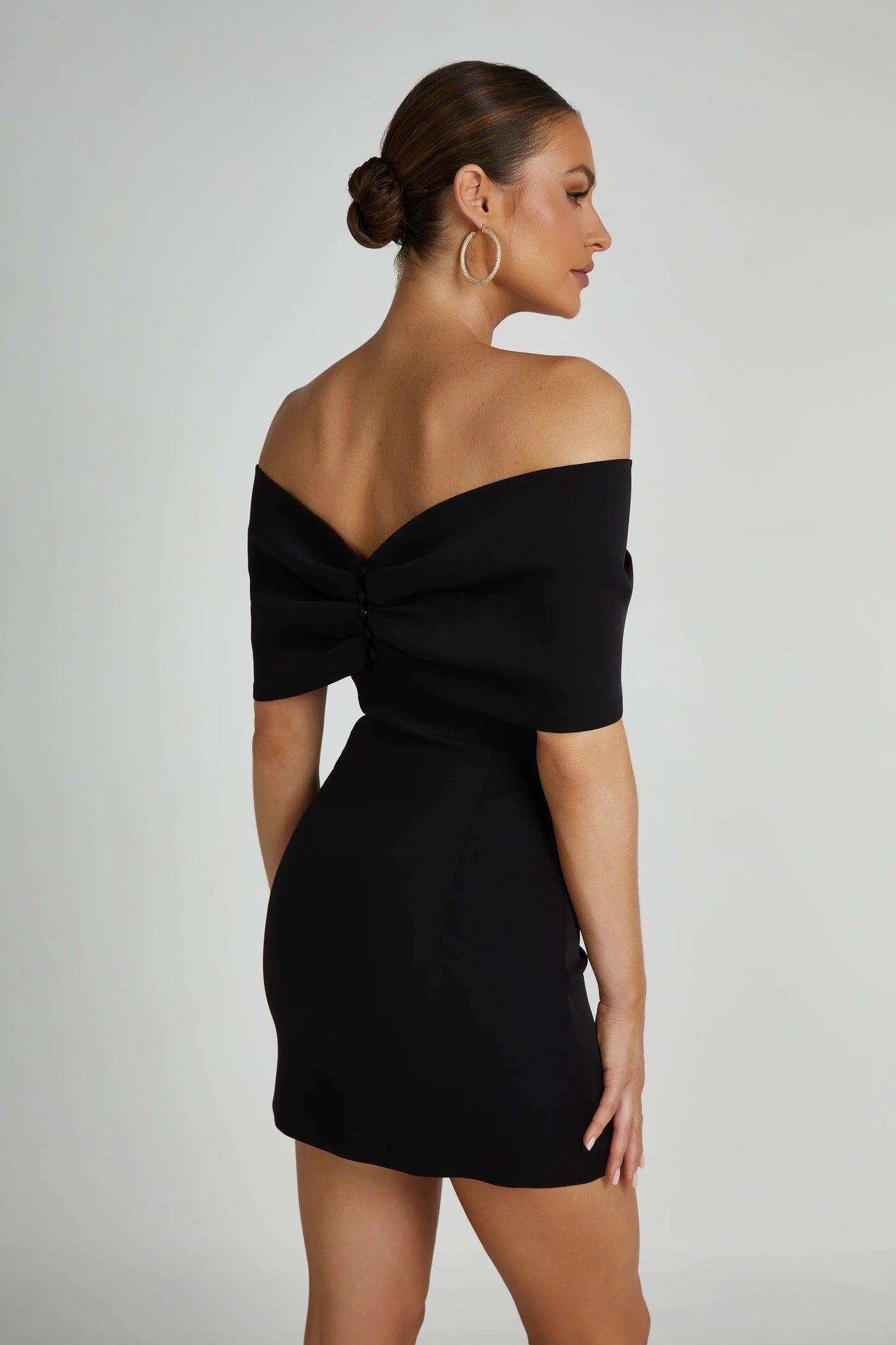 Amore Fiocco Dress – Off-Shoulder Elegance